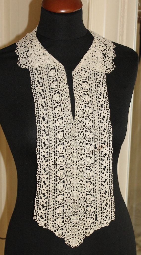 Edwardian lace collar with front bib, antique open