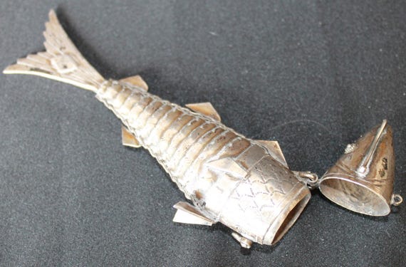 Antique Silver Metal Articulated Fish Etui, Edwardian Sewing Needle Case