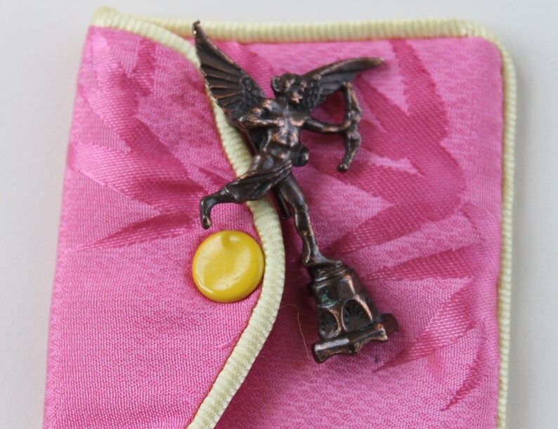 Broche cupidon édouardienne, broche en bronze antique, broche flèche de Cupidon dans une pochette en satin, bijoux épingles pour robe victorienne, broche vintage image 7