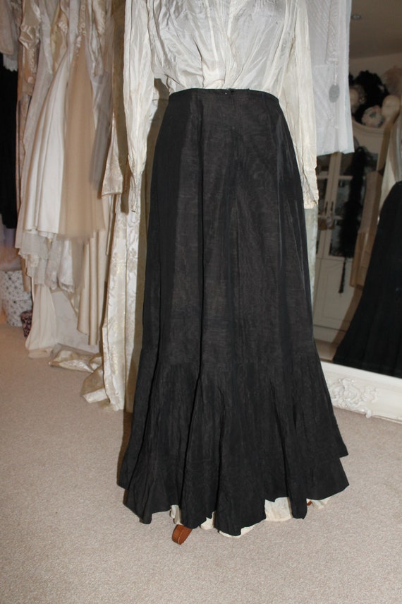 Victorian black moira tafetta ladies walking skirt