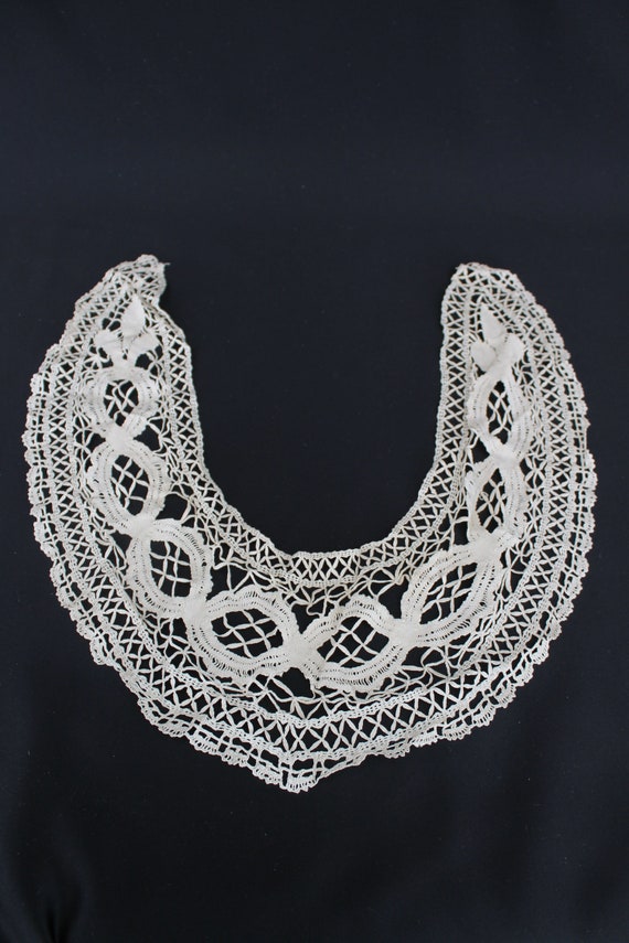 Antique Maltese type lace collar, Victorian soft s