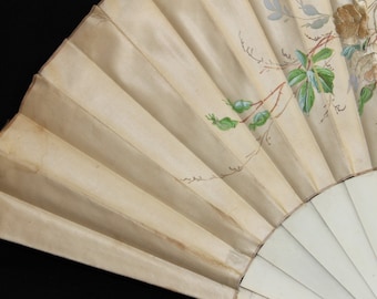 Victorian silk fan, embroidered folding fan, antique 19th century cream brides wedding fan, ladies theatre costume prop, Steampunk hand fan,