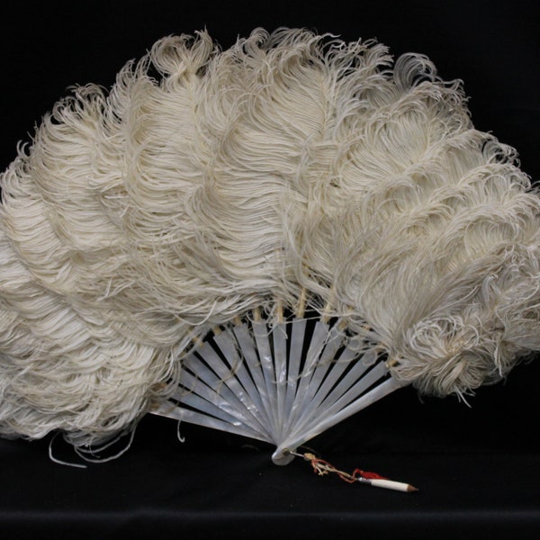 Antique small white feather fan, mother of pearl Art deco hand fan, brides vintage wedding accessory, burlesque dance fan, 1920s costume fan