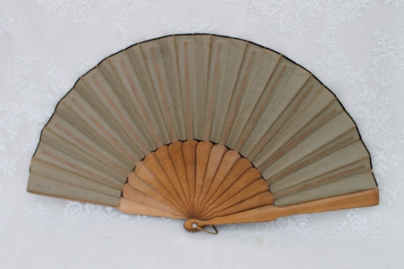 Antiques & Uncommon Treasure Antique French Hand Fan, 81 cm span, Black Ostrich Feather and Tortoise Shell Monture, Edwardian