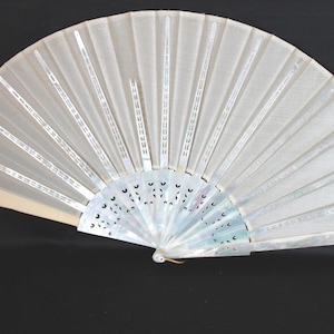 Victorian Mother of Pearl and sheer cream gauze leaf, carved and pierced vintage wedding fan, simple plain hand fan, Victorian folding fan