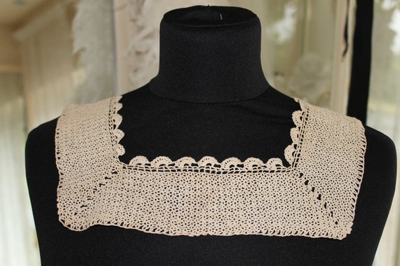 Antique Victorian simple cream square crochet lace