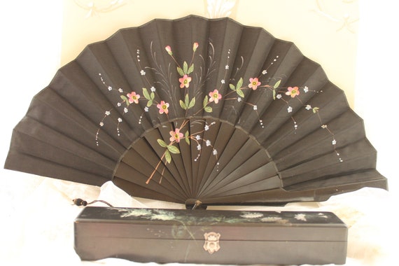 Victorian Black Hand Fan Floral Hand 