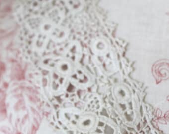 Antique Crochet Lace Collar, Victorian Dress Decoration