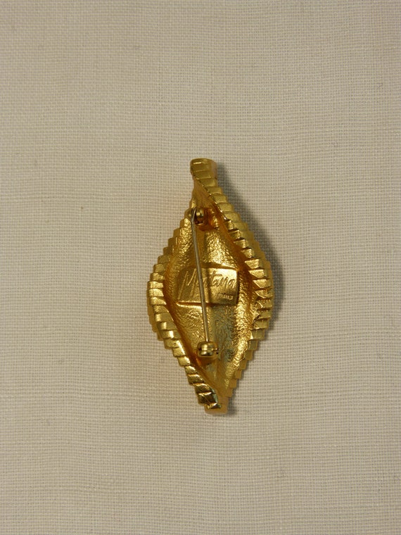Broche Vintage Claude Montana En Métal Doré - Logo De La Marque, Occasion Unisexe