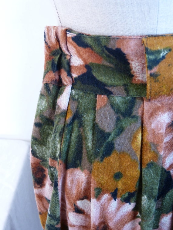Floral fluid viscose jersey culottes size L - gre… - image 5