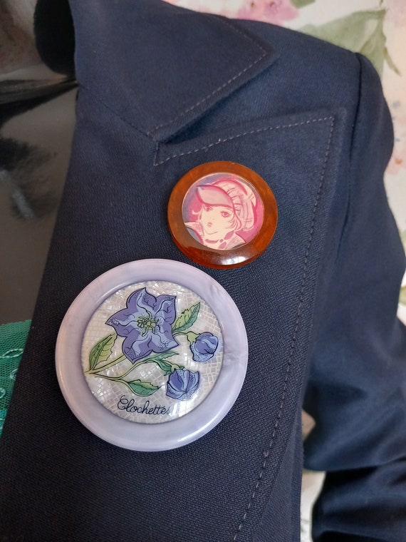 Small round plastic unsigned LEA STEIN brooch - b… - image 6