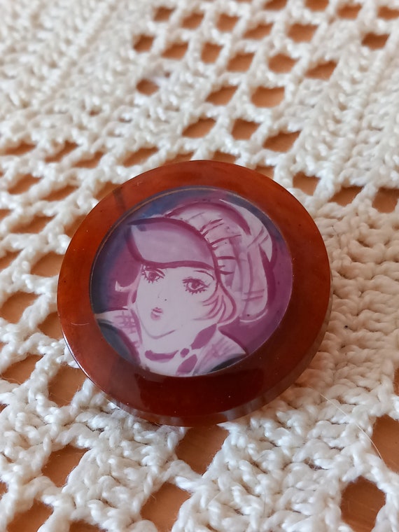 Small round plastic unsigned LEA STEIN brooch - b… - image 2