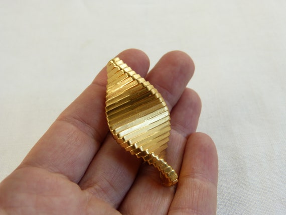 CLAUDE MONTANA brooch - swirl spiral geometric go… - image 3