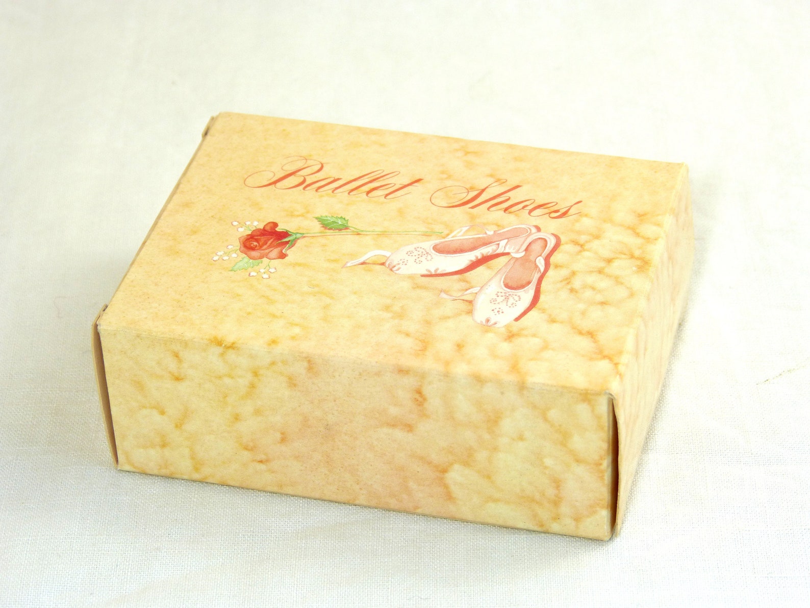 ballet shoes avon soap set in original box - unused pink classic dance pointe shoe novelty toiletry - french 70s 80s vintage