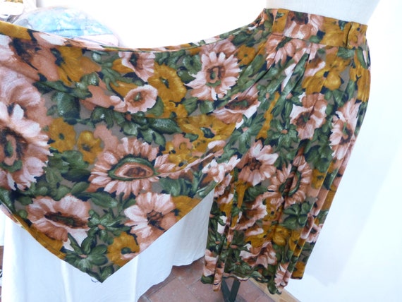Floral fluid viscose jersey culottes size L - gre… - image 3