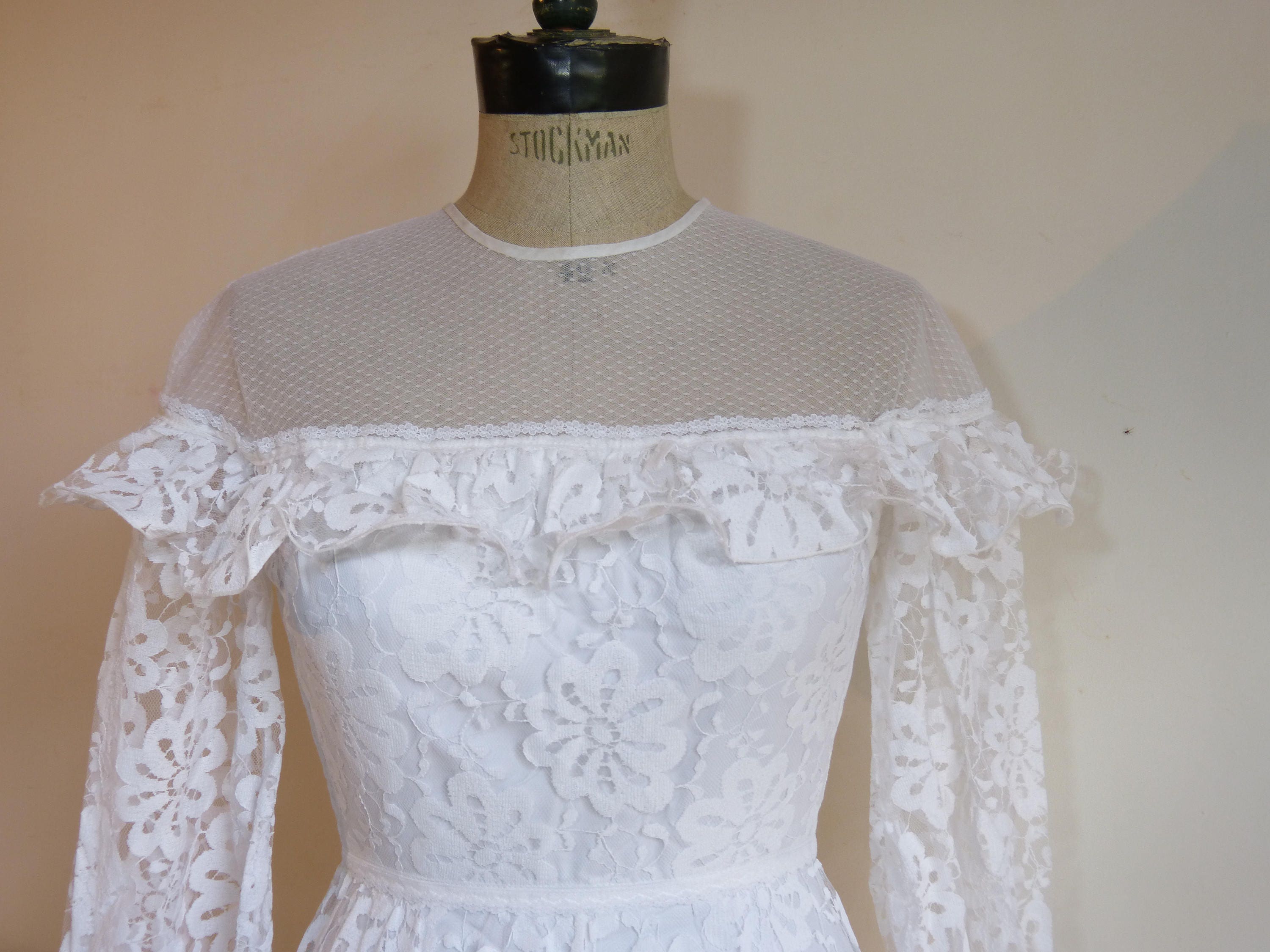 White Floral Lace & Tulle PRONUPTIA Wedding Dress With Long - Etsy