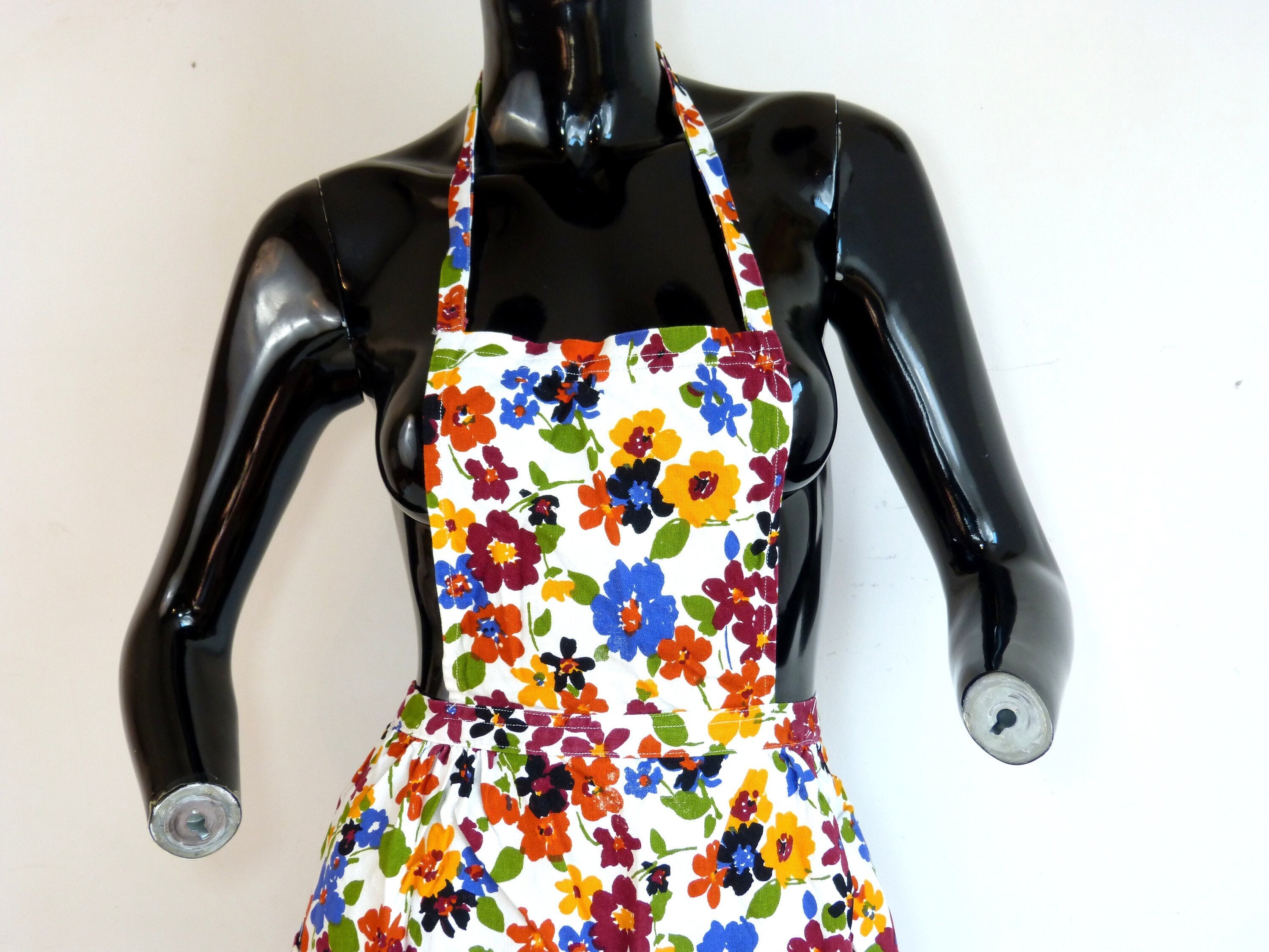 Tablier de Cuisine Retro - Bavette Pinafore + Poches Tissu Coton Fleuri Fleurs Blanc Violet Vert Rou