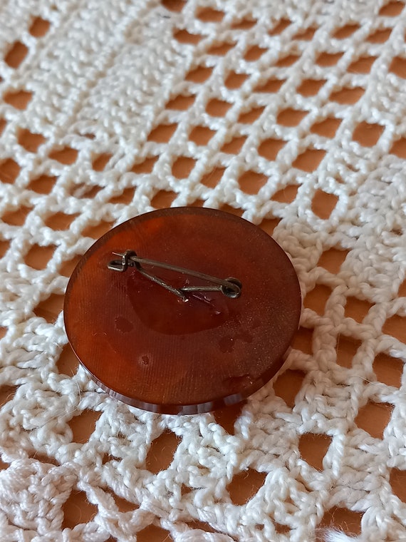 Small round plastic unsigned LEA STEIN brooch - b… - image 4