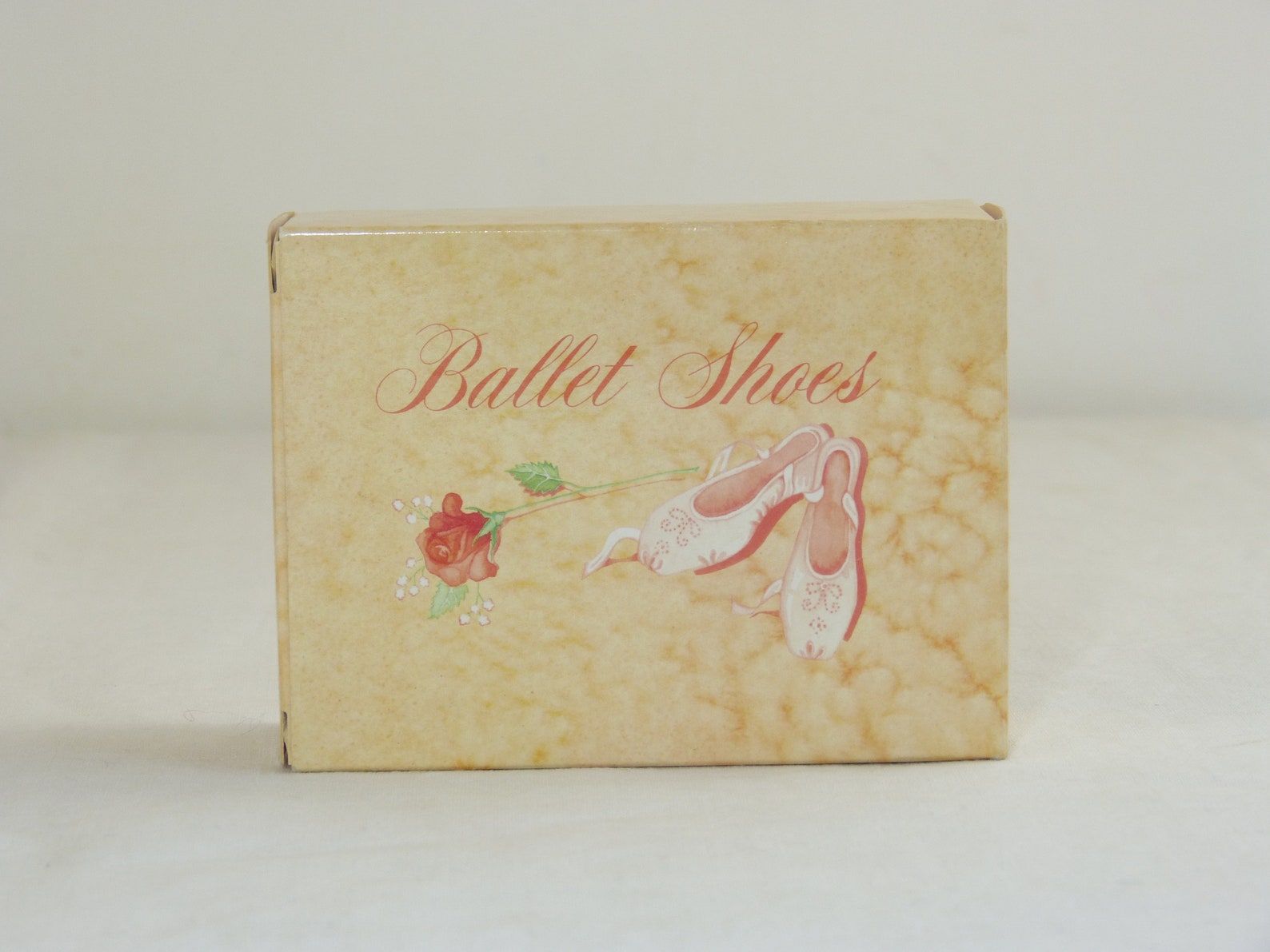 ballet shoes avon soap set in original box - unused pink classic dance pointe shoe novelty toiletry - french 70s 80s vintage