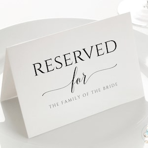 小さな結婚式予約サインテンプレート（テント） | ロマンチックなカリグラフィー（黒） | 編集可能なテキストテンプレート - PDF ダウンロード