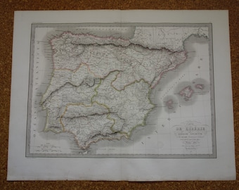 Puede incluir: Un mapa antiguo de España de 1839, titulado "Carte de l'Espagne" por "E. de  Virey, Ingenieur Geographe." El mapa está impreso en blanco y negro con detalles coloreados a mano. El mapa muestra las provincias de España, incluidas las Islas Baleares y las Islas Canarias.