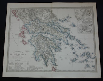 Könnte beinhalten: Eine Vintage-Karte von Griechenland und den Ionischen Inseln, gedruckt in schwarzer, blauer und roter Tinte auf weißem Hintergrund. Die Karte zeigt die Küste, Inseln und wichtigsten Städte Griechenlands. Die Karte trägt den Titel "Konigreich Griechenland und die Ionischen Inseln" und ist datiert 1861.
