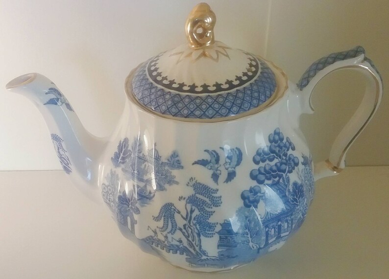 Large Blue and White Willow Tree Sadler Teapot Afternoon Tea England 1940s