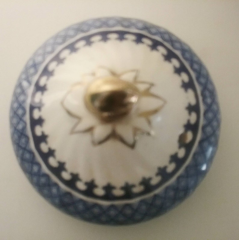 Large Blue and White Willow Tree Sadler Teapot Afternoon Tea England 1940s