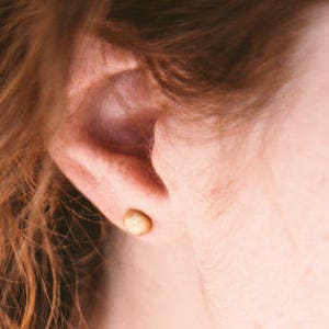 Boucles d’oreilles Simple Gold Stud or 14k Boucles d’oreilles en galets en or, clous délicats boucles d’oreilles délicates en or boucles d’oreilles en or simples clous boucles d’oreilles en boule d’or boucles d’oreilles
