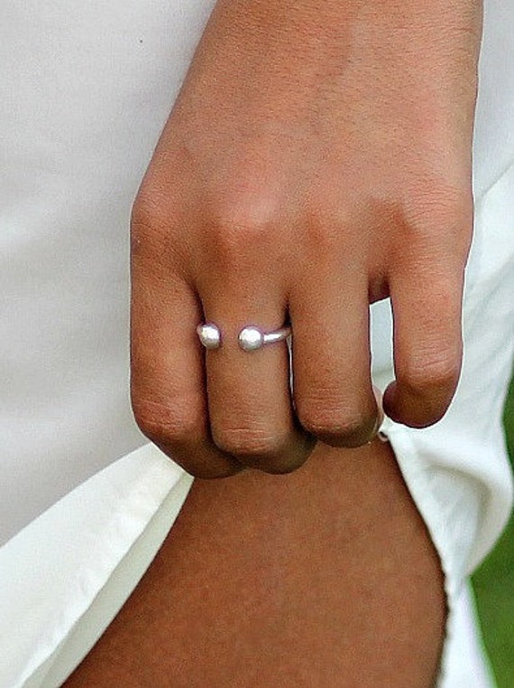 Wedding ring shop piercing finger