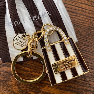 Henri bendel robot bag store