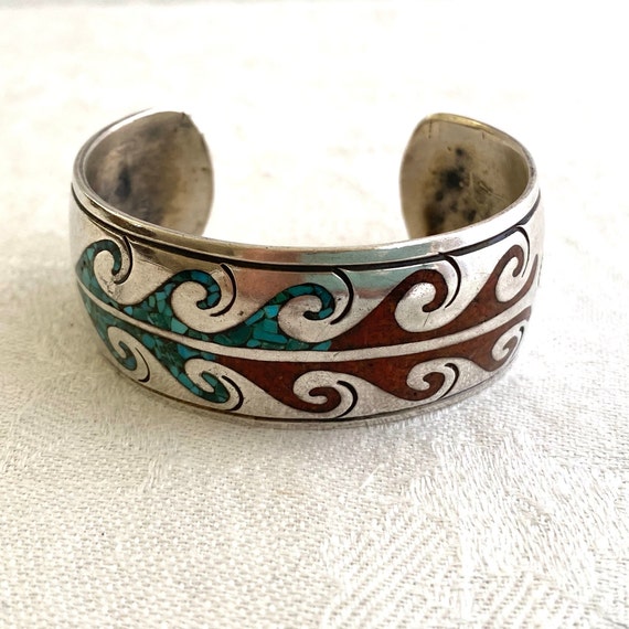 Signed Swirling Wave Vintage Native American Zuni Turquoise Sterling Silver Bracelet Signed Swirling Wave Vintage Native American Zuni Turquoise Sterling Silver Bracelet