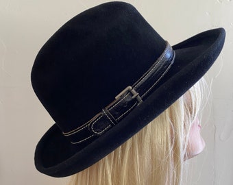 Eric Javits Black Wool Felt Boater Hat Grosgrain Bow Made in USA Bollman Vintage chic with a designer touch. This Eric Javits for  main image 2
