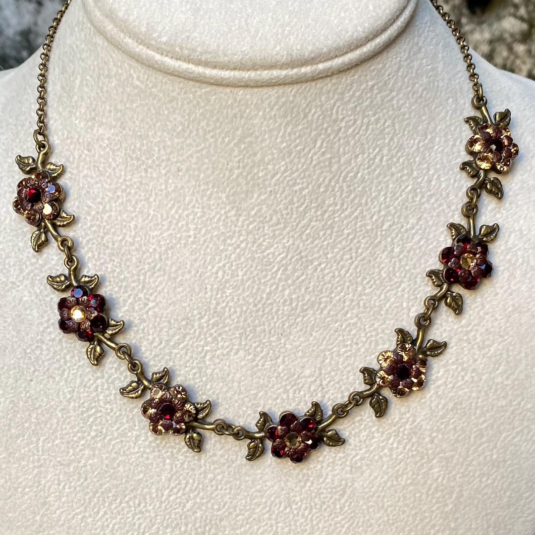 ミハエルネグリンの花とビーズの装飾ネックレス　ヴィンテージ ヴィンテージ ミハル ネグリン フラワーネックレス、ガーネットと
