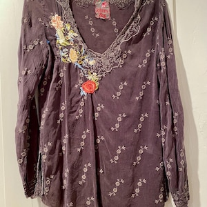 Vintage Johnny Was Gray Embroidered Tunic Top, Size Medium
