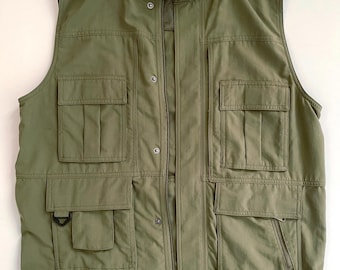Chaleco de pesca Travel Smith, talla M para hombre, color verde caqui, para acampar al aire libre, con múltiples bolsillos.