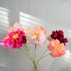 Sfumature di peonie di carta artificiale rosa, peonie rosa, peonie di carta crespa