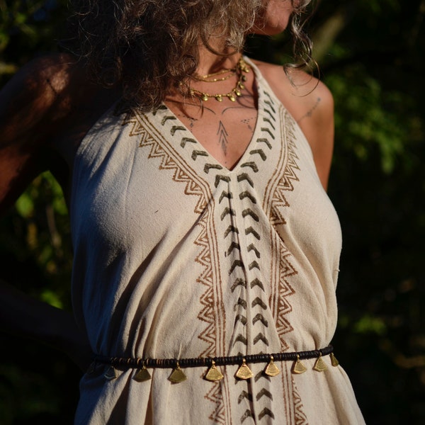 Ancienne cérémonie de la terre Pristess G O D D E S S robe gitane nomade retour aux racines Gaia Tribal tribal eco blockprint coton biologique > <<<<