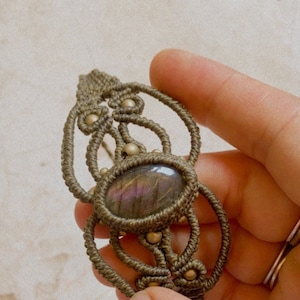 Labradorite Godess bracelet tiny micro macrame beautyful golden beads makrame Armband mit labradorit Schmuck der göttin