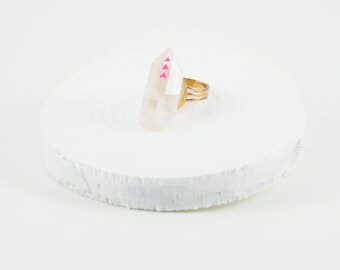 quartz ring with pink triangles