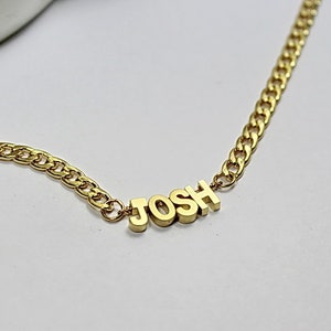 Regalo personalizado para él. Joyería de nombre de hombre. Pulsera su nombre. Regalo de pulsera de cumpleaños de papá. Nombre del marido presente. Nombre de la letra de oro para hombres