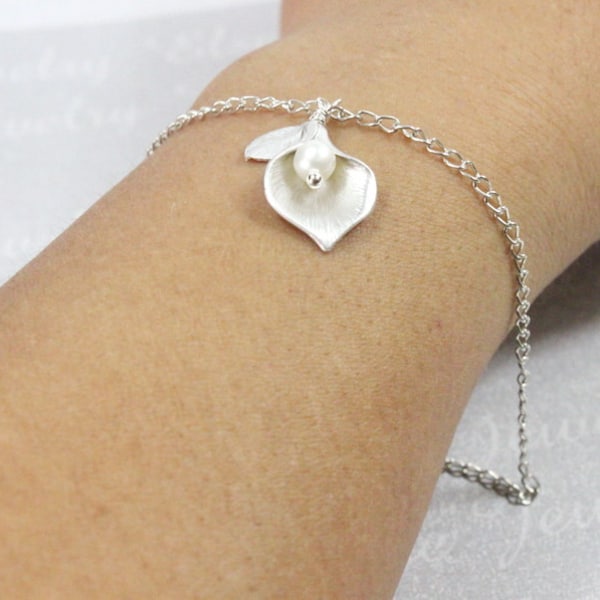 Personalized Silver Calla Lily Bracelet,Silver Calla Lily Jewelry,Calla Lilly. Initial Calla Lily Bracelet ,Bridesmaids gift, Wedding gift