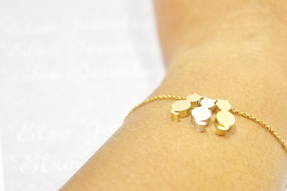 Cat Bracelet, Pet Jewelry, Initial Kitty Bracelet -1 2 3 4 Cat Charm  , Gift for Pet Lover Gifts, Mom, Grandma, Cat, Kitten, Kitty Charm