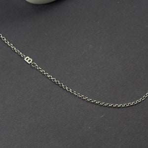 Collar con inicial lateral, joyería personalizada con inicial de novia para mujer. Cadena de serpiente. Collar impermeable. Regalo de cumpleaños para tu mejor amiga.