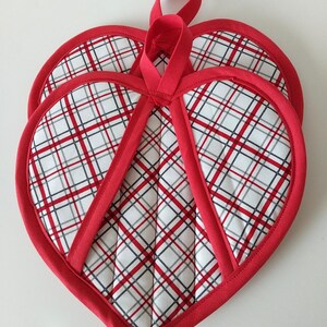 Heart Potholders w/Finger Pockets Hot Mitts~ Red Checkered pattern 1 Pair