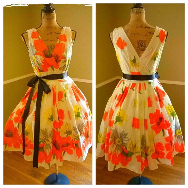 SALE*******Floral Garden Party dress/ 50's / Pin up/ Vintage dress /  Tea dress/ Wedding/ Full sweep skirt/ Med-Lg