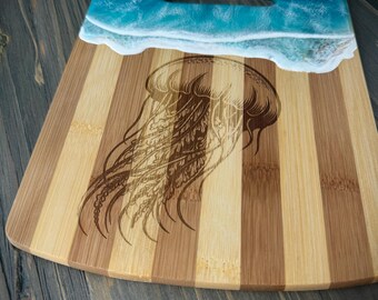 Resin Ocean Wave Bamboo Cutting Board with Engraved Jellyfish—An Elegant Coastal
