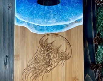 Ocean Wave Bamboo Cutting/Serving Board with Engraved Jellyfish – Coastal Elegance for Your Kitchen