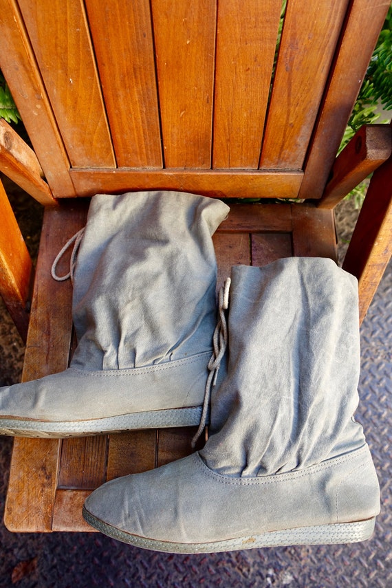 1980's Gray Suede Drawstring Boots - image 3