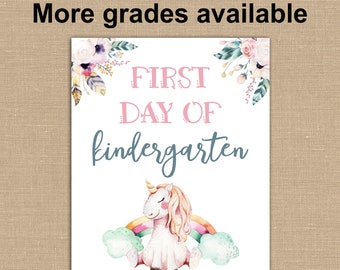 First Day of School Unicorn PRINTABLE Signs. Unicorn School signs. All grades. Back to school signs. First day of school sign for photo.